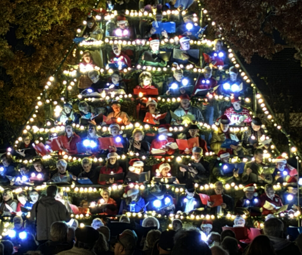 SINGING CHRISTMAS TREE Fredericksburg Standard Fredericksburg Standard
